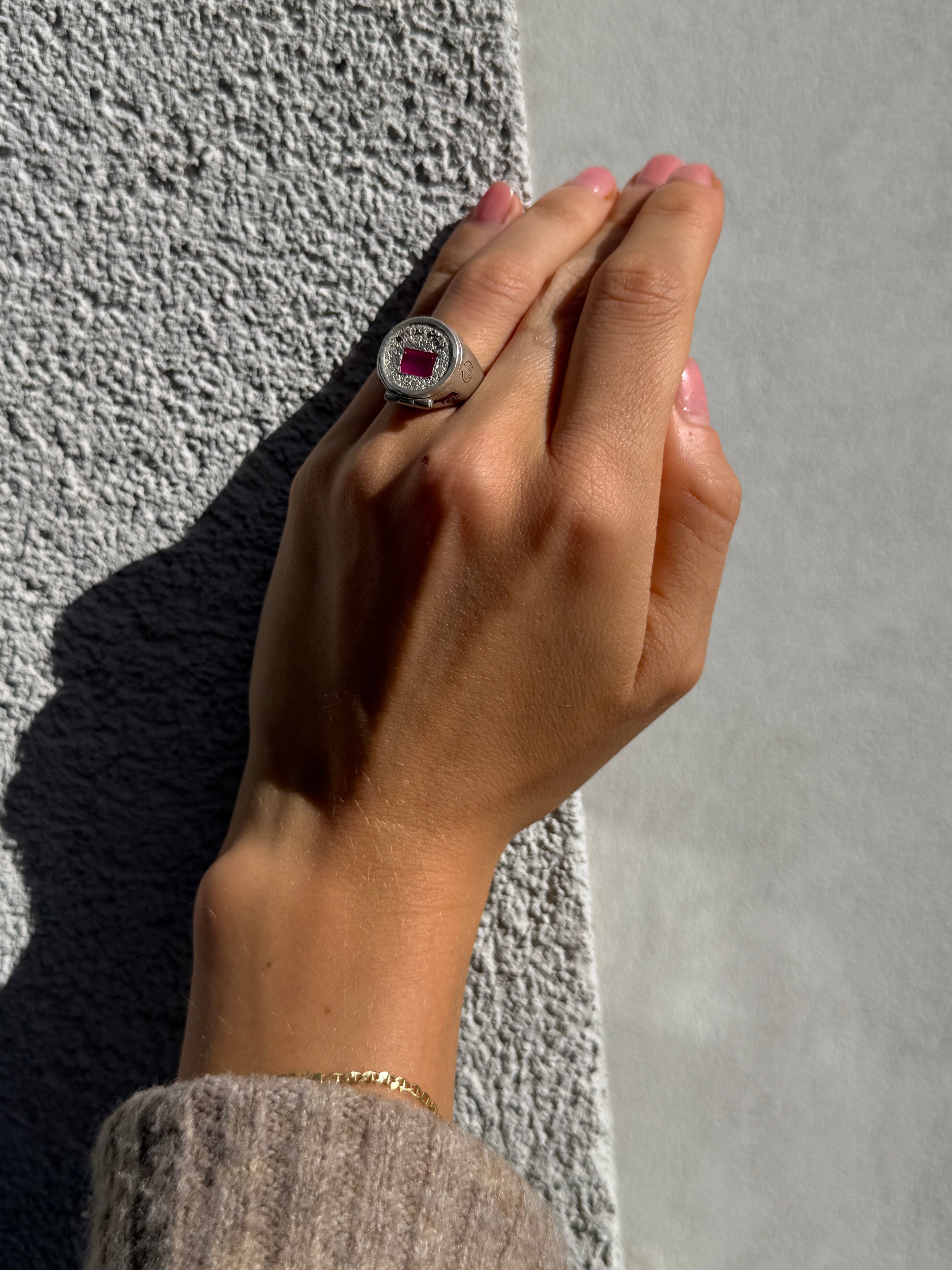bague poison argent 925 pierre agate vue main