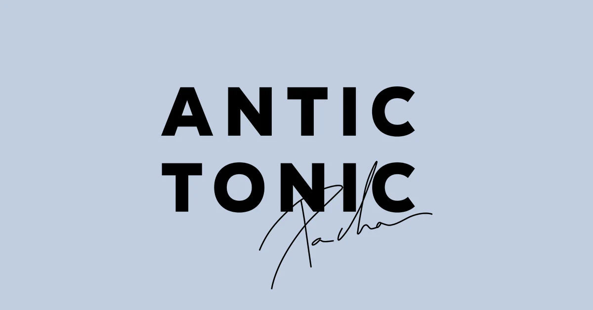 Logo Antic Tonic magasin Paris avec signature manuscrite sur fond gris clair